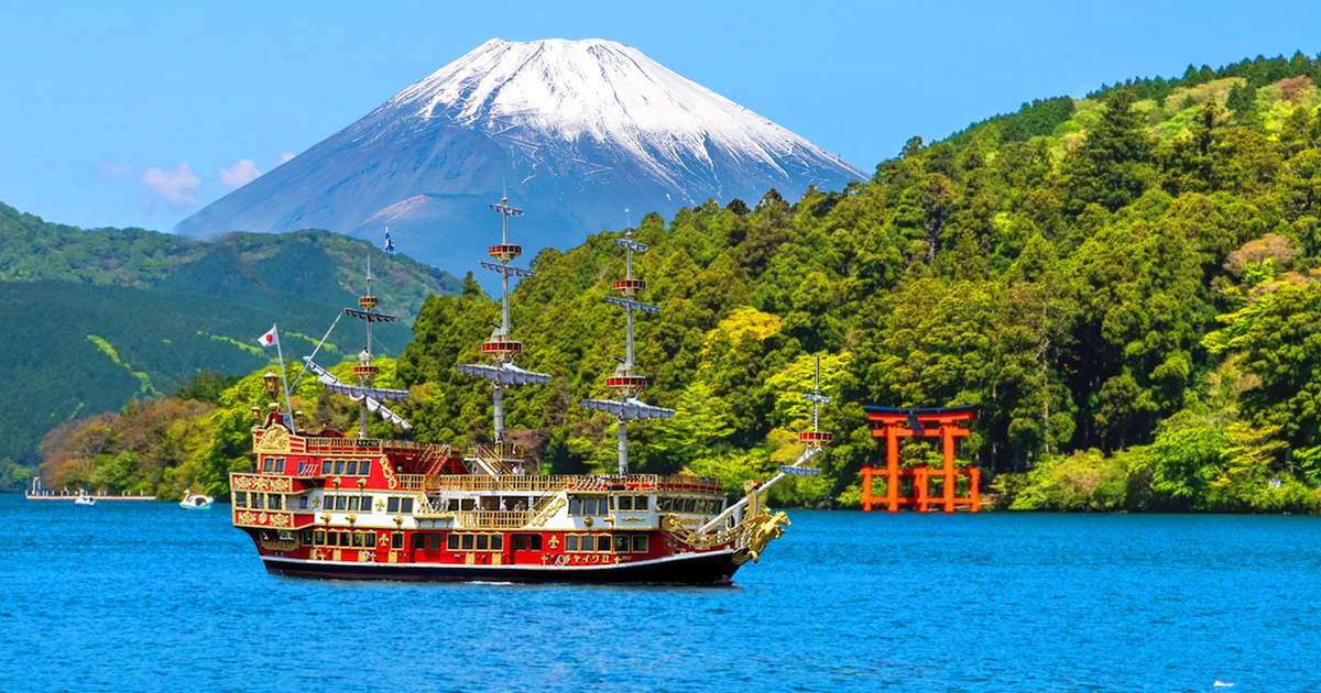 富士山・箱根・鎌倉・江の島1日ツアー】芦ノ湖の海賊船クルーズ